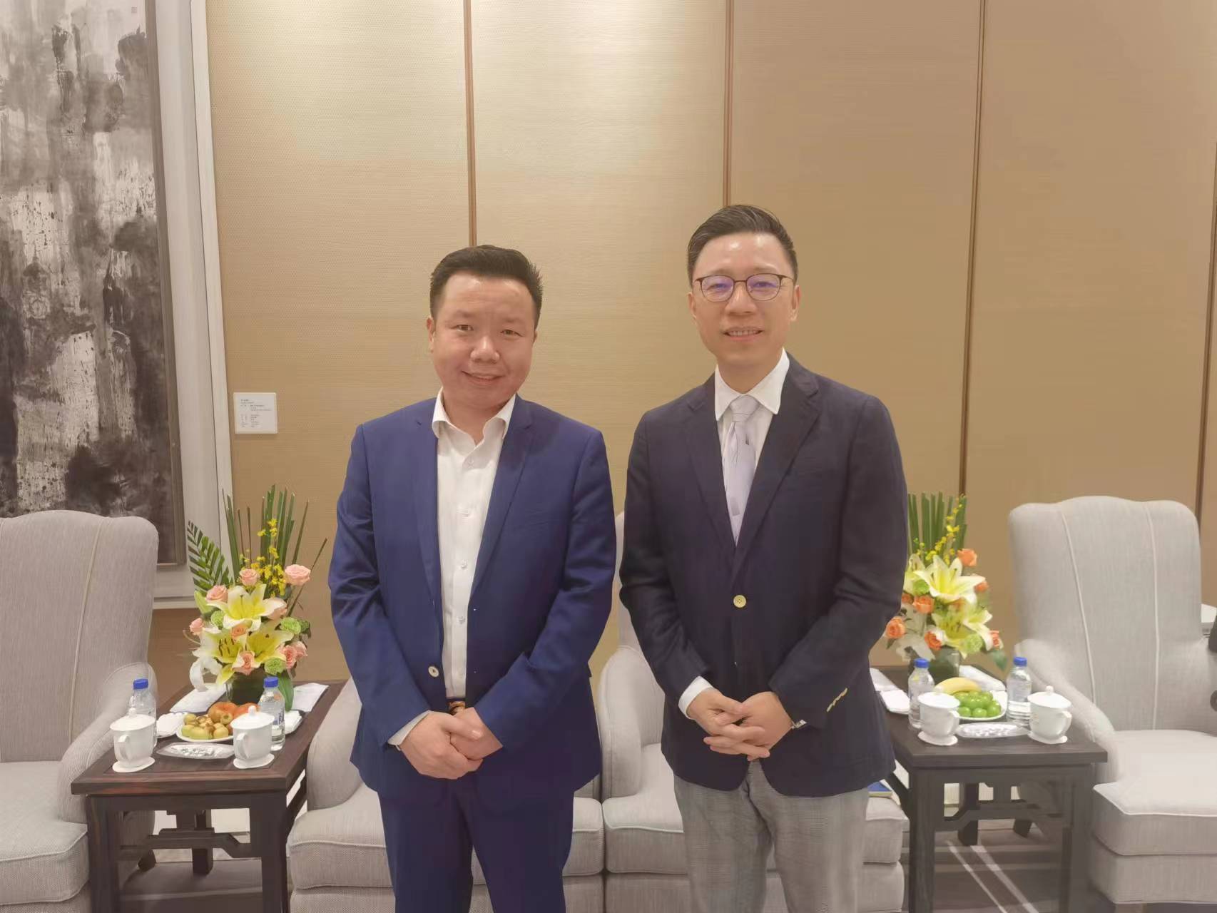 强国智库执行主任李学武拜会第十四届全国政协委员、上海交通大学中国发展研究院执行院长陆铭