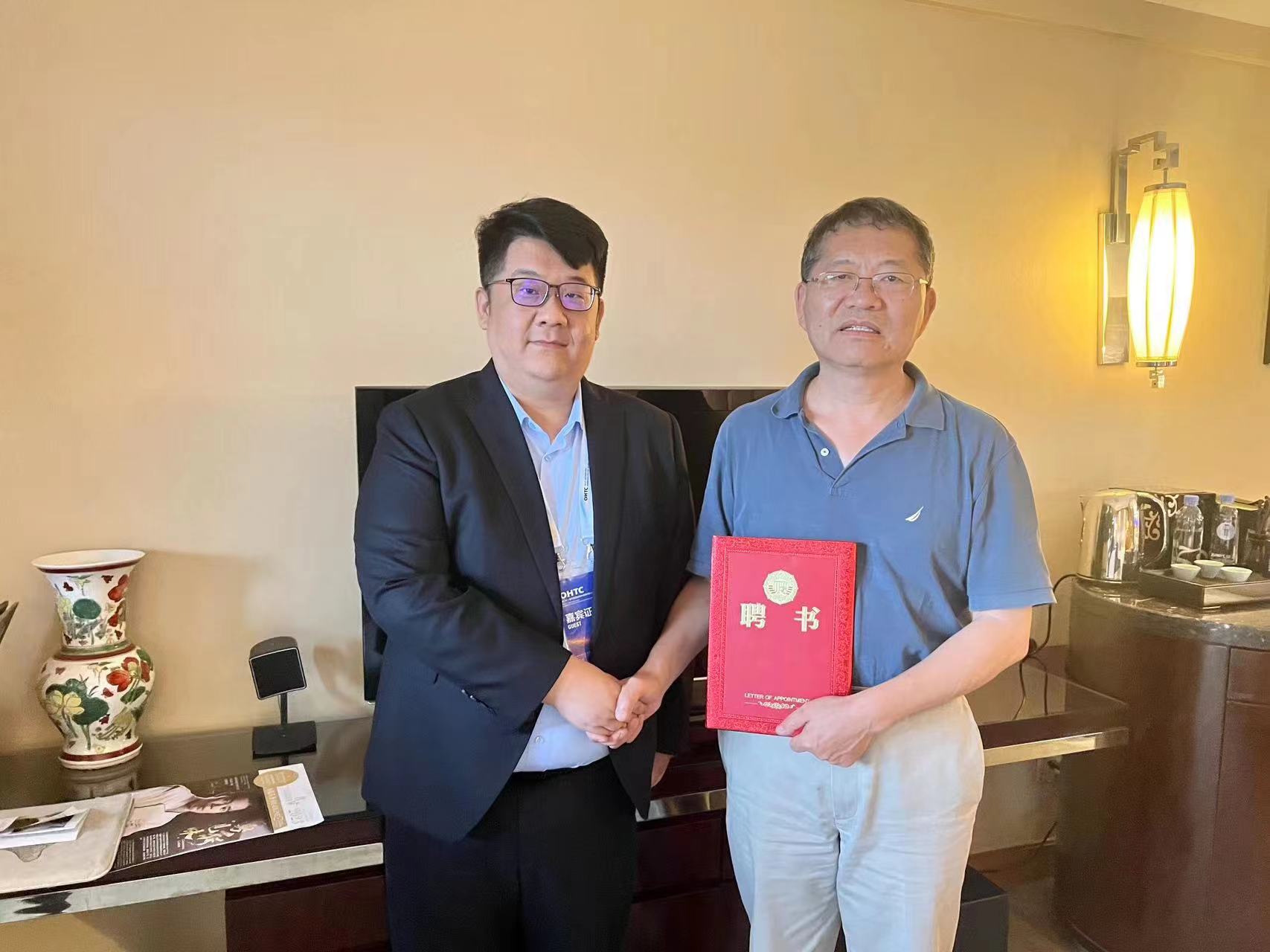 强国智库秘书长王金良拜会中国科学院院士马大为，并聘任马院士担任智库科技顾问。