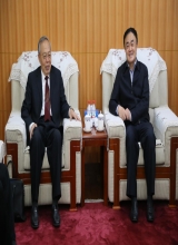 曲青山同志会见中央政策研究室原副主任郑新立同志